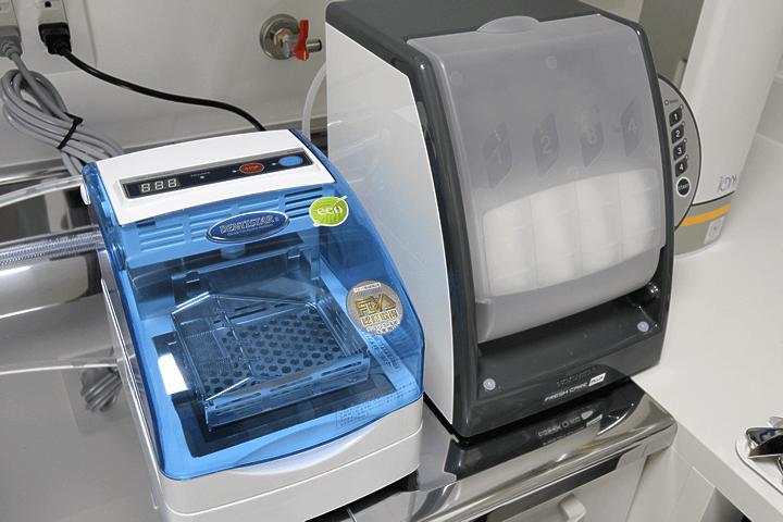 高温オイル消毒器／治療機器自動洗浄・注油機